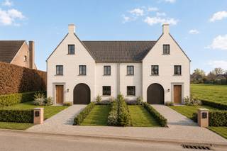 Bent u op zoek naar een uitstekend gelegen bouwgrond voor de realisatie van uw droomwoning? Dan is dit perceel van 718 m² in Deerlijk een unieke opportuniteit.Deze bouwgrond is gelegen in de gegeerde omgeving van Belgiek, met een uitstekende bereikbaarheid en een vlotte verbinding naar de belangrijkste invalswegen. Dankzij de nabijheid van de E17, het centrum van Deerlijk en Waregem geniet u van een ideale combinatie van rust, bereikbaarheid en wooncomfort.Troeven van deze bouwgrond:✔ Perceeloppervlakte van 718 m²✔ Gelegen op een uitstekende locatie in Deerlijk (Belgiek)✔ Vlotte verbinding met de autosnelweg E17✔ Nabij het centrum van Deerlijk en Waregem✔ Scholen, winkels en voorzieningen op wandelafstand✔ Geen bouwverplichting✔ Ideaal voor zowel eigen bewoning als investeringExtra mogelijkheid:Er is tevens de mogelijkheid om een tweede bouwgrond van dezelfde oppervlakte aan te kopen, ideaal voor projectontwikkeling, familieleden of investeerders.Interesse?Contacteer Immo Beguin voor meer informatie of een bezoek ter plaatse via arne@immobeguin.be.
