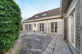 We Invest heeft het genoegen u deze charmante villa voor te stellen, ideaal gelegen in de onmiddellijke nabijheid van talrijke voorzieningen, op...