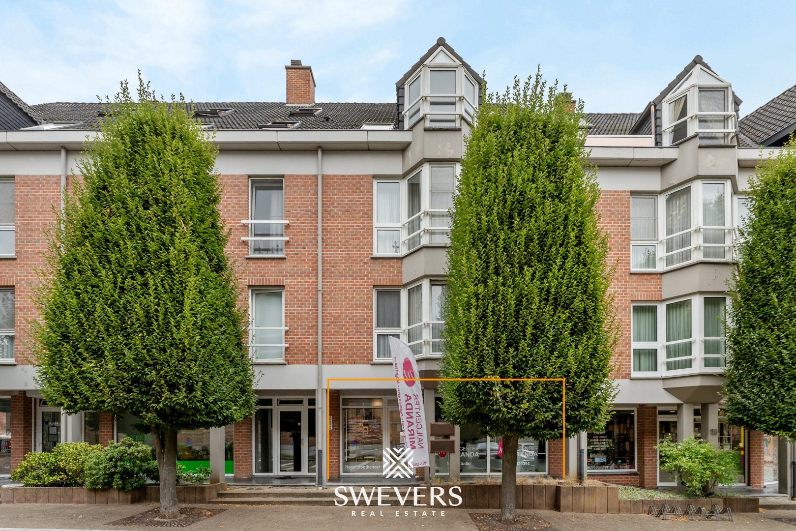 Handelspand met praktische indeling in hartje Tessenderlo - foto 1