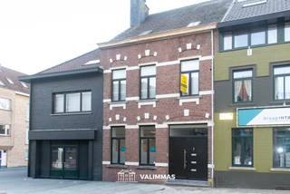 VALIMMAS verhuurt dit knusse en verzorgde appartement in het volle centrum (en toch vrij rustig gelegen). Het appartement, gelegen op de...
