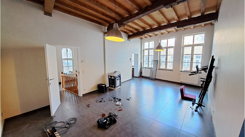 Ruim duplex-appartement te huur in het centrum van Brugge ( op 150m van Markt ) - photo 2