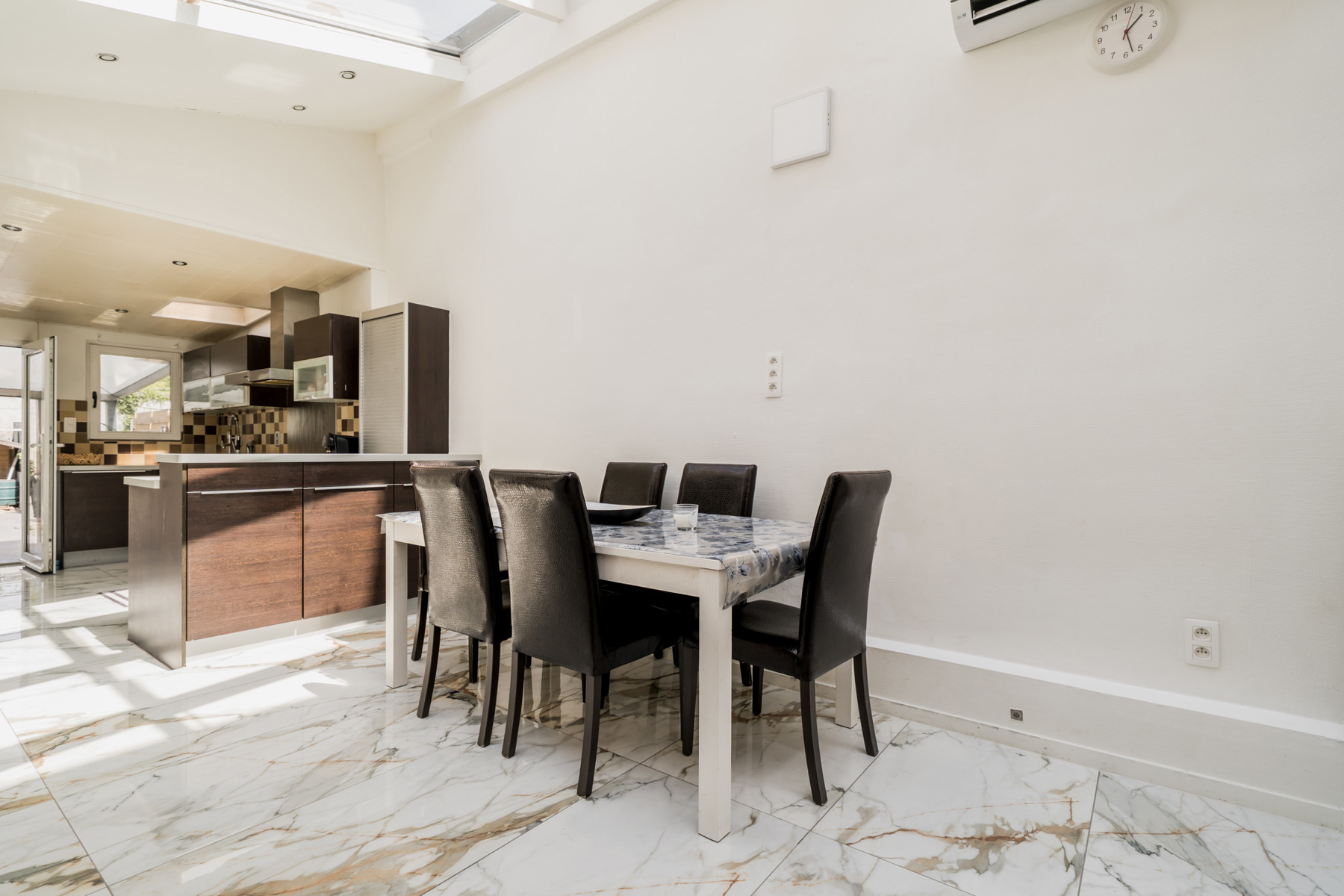 Instapklaar huis met 5 slaapkamers en zonnige tuin - foto 5