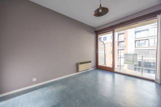 Residentie WESTEND PALACE C1 : in het centrum, op de 4de verdieping aan de achterzijde van de residentie, ongemeubelde studio, bestaande uit...