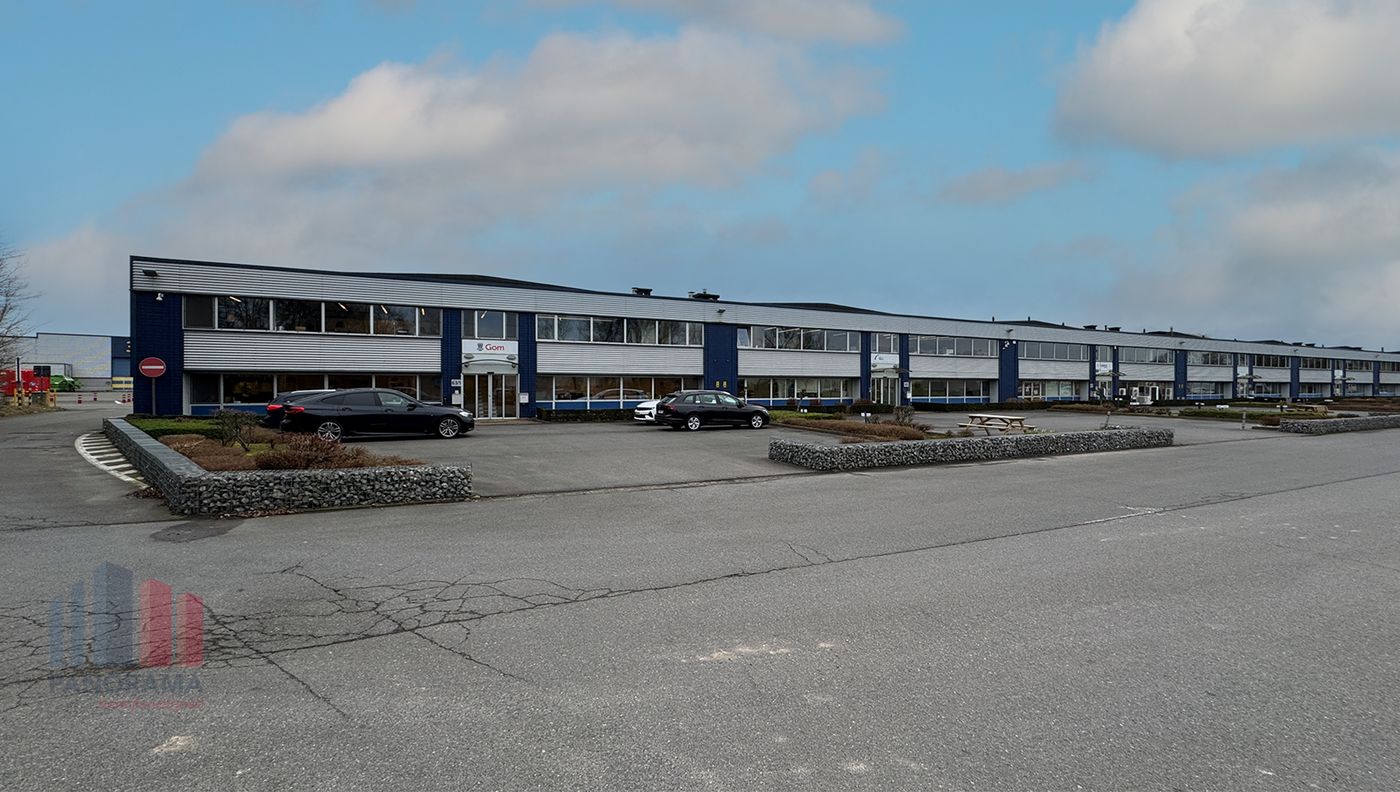 1 152 m² d'entrepôt avec 144 m² de bureaux à louer - photo 1