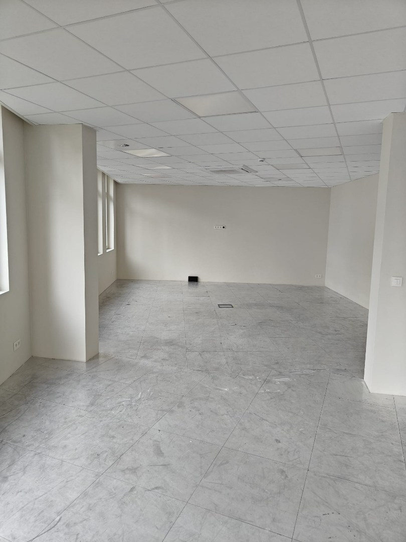 Commercial à louer à Anvers - photo 5