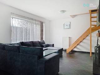 Charmante en lichtrijke duplex in een rustige straat – Zeker een bezoek waard!Deze mooie duplex is gelegen op de 3de verdieping van een kleinschalig...