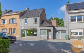 MERE CENTRUM - Multifunctionele eigendom met commerciële ligging.Deze eigendom situeert zich in het centrum van Mere: een uitstekende commerciële...