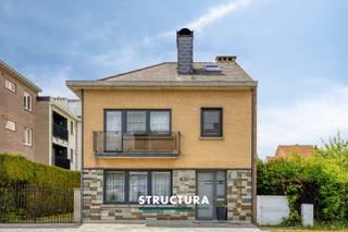 Charmante 3-gevelwoning met tuin en uitbreidingsmogelijkheden nabij centrum Opwijk. In een rustige doodlopende straat, op korte afstand van...