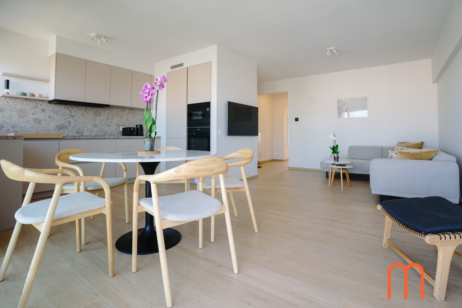 Volledig gerenoveerd en gemeubeld appartement met uniek zicht op de Mercator en de jachthaven in Oostende - foto 4