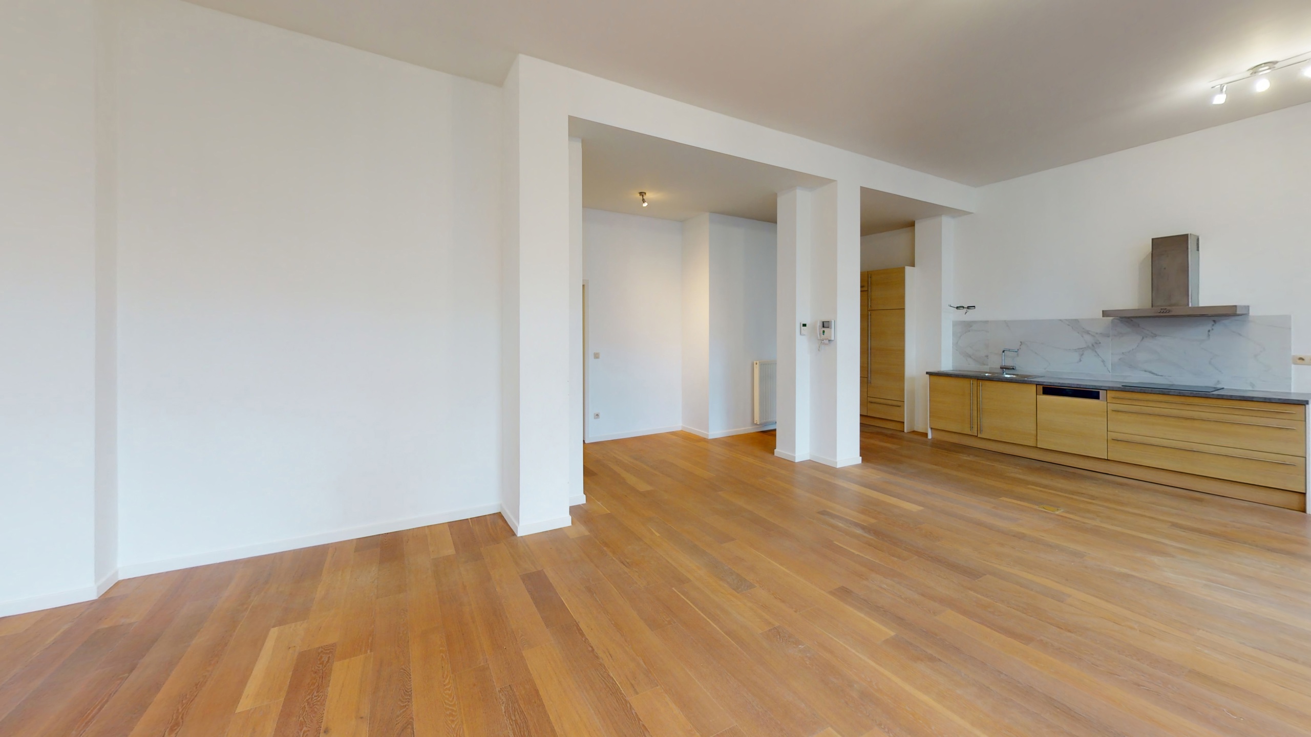 ANTWERPEN - CENTRUM  - Ruim drie slaapkamer appartement  - foto 5