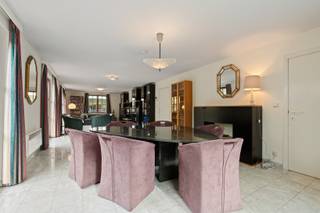 Ontdek deze prachtige, rustig gelegen villa die comfort en ruimte moeiteloos combineert. De woning beschikt over drie volwaardige en...