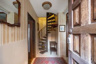 Ontdek deze unieke eigendom gelegen in het hart van Mechelen, met een oppervlakte van 76m². Hoewel er formeel geen slaapkamers of badkamers zijn,...