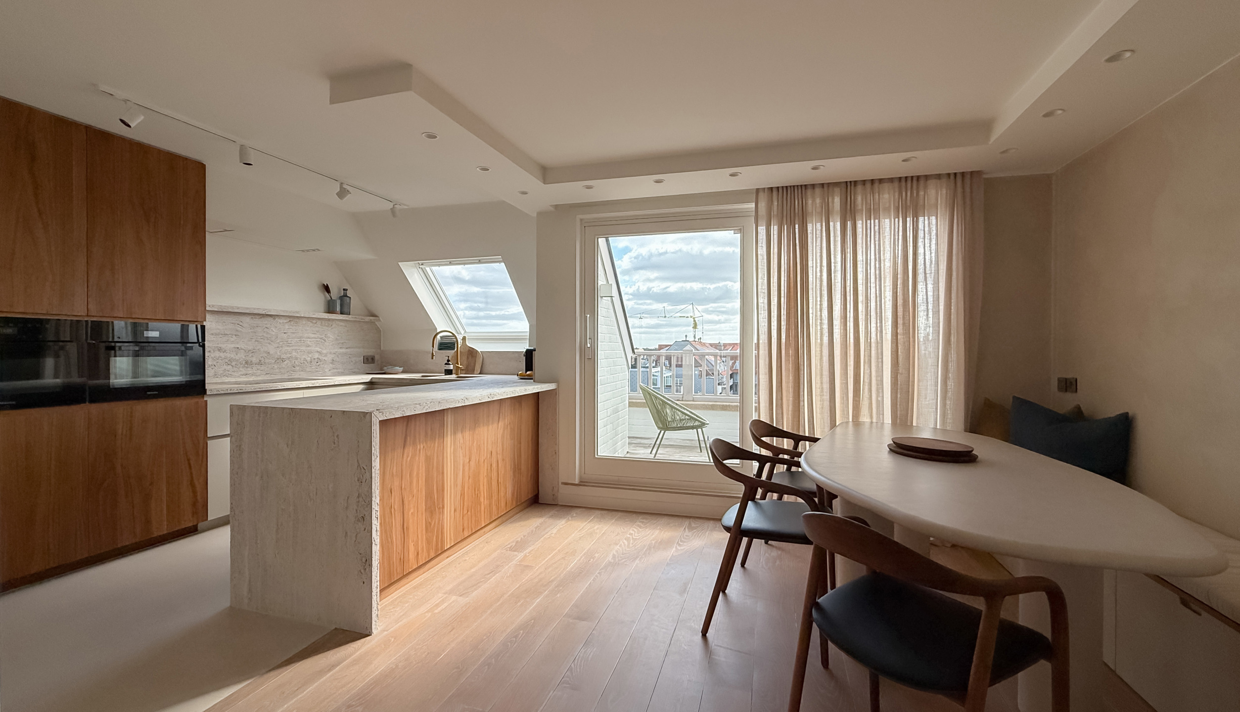 Stijlvol gerenoveerd duplexappartement / centrum van Knokke. - foto 3