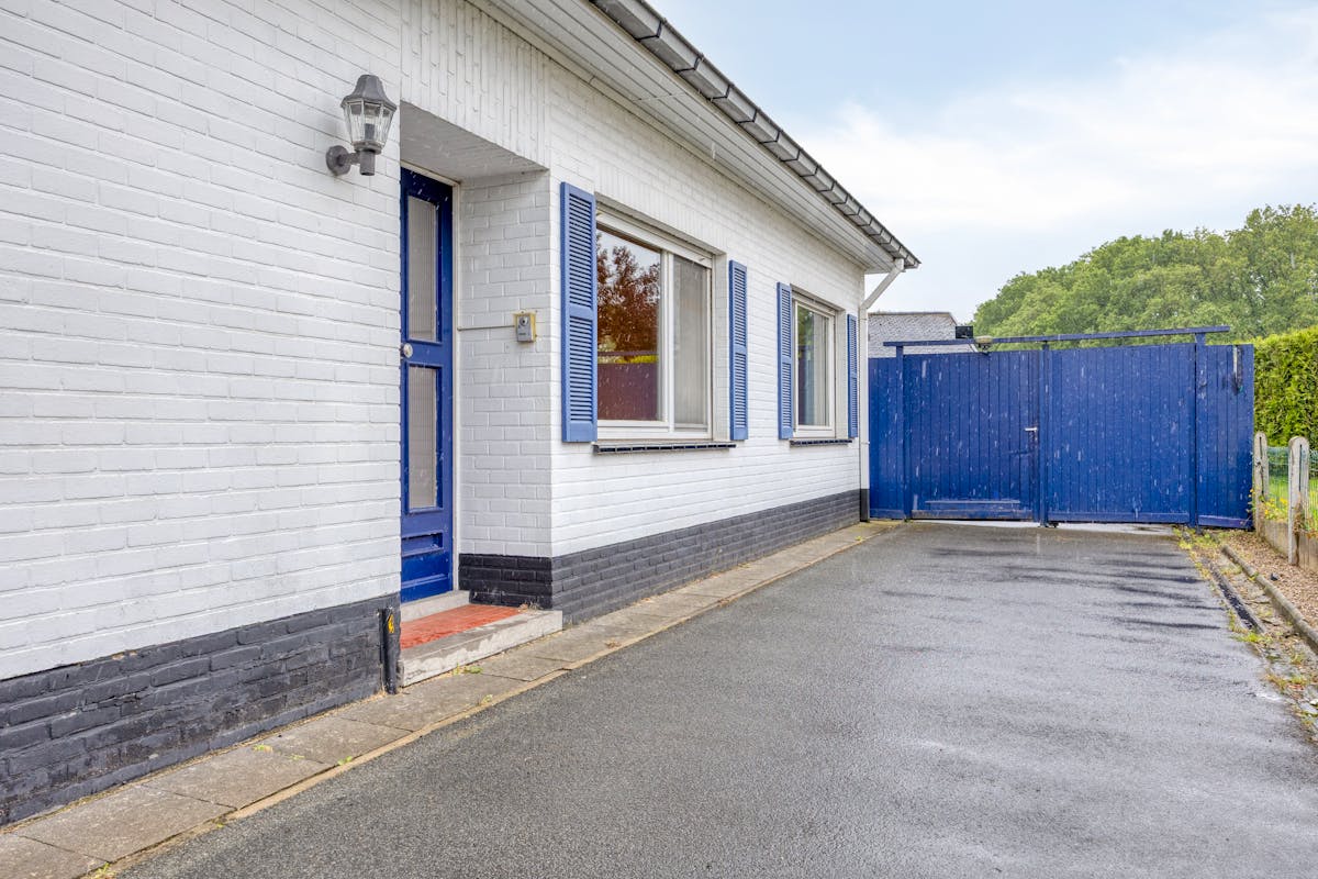 Bungalow de 3 chambres à rénover à vendre à Ursel - photo 2