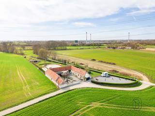 Unieke hoeve met horeca, op idyllische toplocatie in Mont-de-L’Enclus.Droomt u van rust, ruimte en een adembenemend uitzicht op het groen? Dan is...