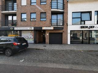 Ondergrondse autostaanplaats met automatische poort op een uitstekende ligging in Geel!<br /><br />Huurprijs: €75,00 per maand. <br /><br />De huurwaarborg bedraagt €250,00. <br />De ondergrondse autostaanplaats is beschikbaar vanaf 01/12/2026 maar kan ook vroeger gehuurd worden.<br /><br />Voor meer info kan u ons contacteren via info@vastengoed.be of 014/72 73 74!