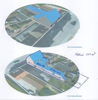 <p>GEEN RENOVATIEPLICHT<br />Zeer ruime, charmante dorpswoning in een rustig polderdorpje bij Diksmuide. Geschikt voor : groot gezin, praktijk, kangoeroewoning, zelfstandige, handelsactiviteit<br />Totale oppervlakte 521 m2</p><p>Droge kelder 8 m2</p><p>Gelijkvloers :<br />Grote leefruimte/leefkeuken 95m2<br />Badkamer/toilet 5 m2<br />Ruime garage 32m2<br />Atelier met aansluitingen 32 m2<br />Stallingen 45 m2<br />Grote, zonnige tuin 300m2<br />Regenwaterput 10.000 ltr</p><p>Verdieping :<br />Master bedroom met inloopdressing 32m2 - mogelijk 2 slaapkamers<br />Logeerkamer 11m2<br />Douchekamer/toilet 5m2<br />Hobbyruimte 32m2 - mogelijk 2(3( extra slaapkamers</p><p>Zolder 43m2</p><p>In 2018 grotendeels vernieuwd - electriciteit conform (led verlichting inbouwspots) - hoofdgebouw grondig geisoleerd - gas/water/fiber aansluiting</p>