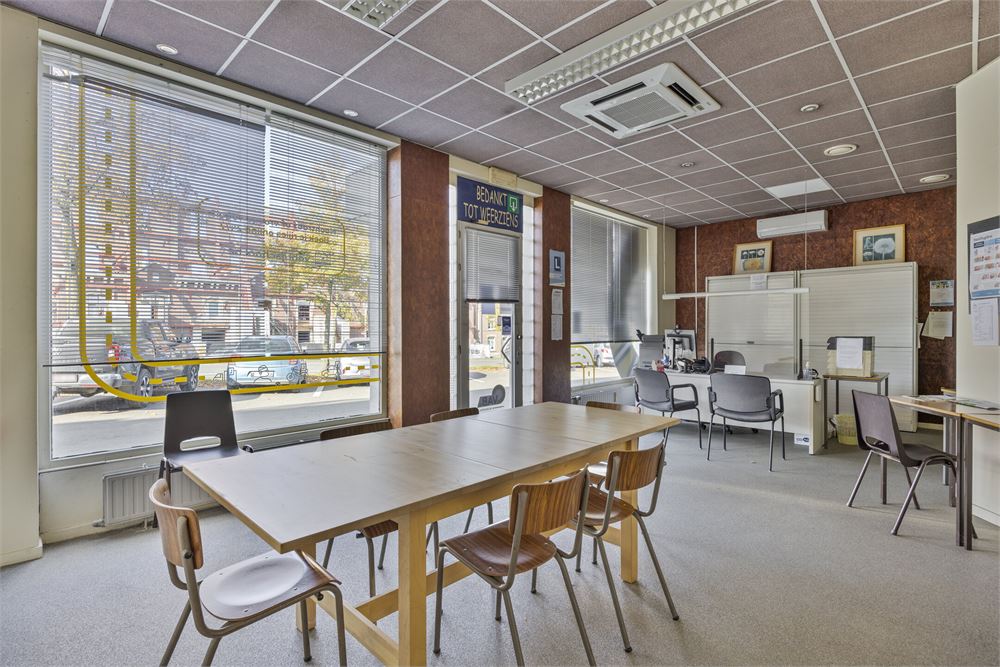 Gelijkvloerse kantoorruimte aan de stadsrand - foto 3