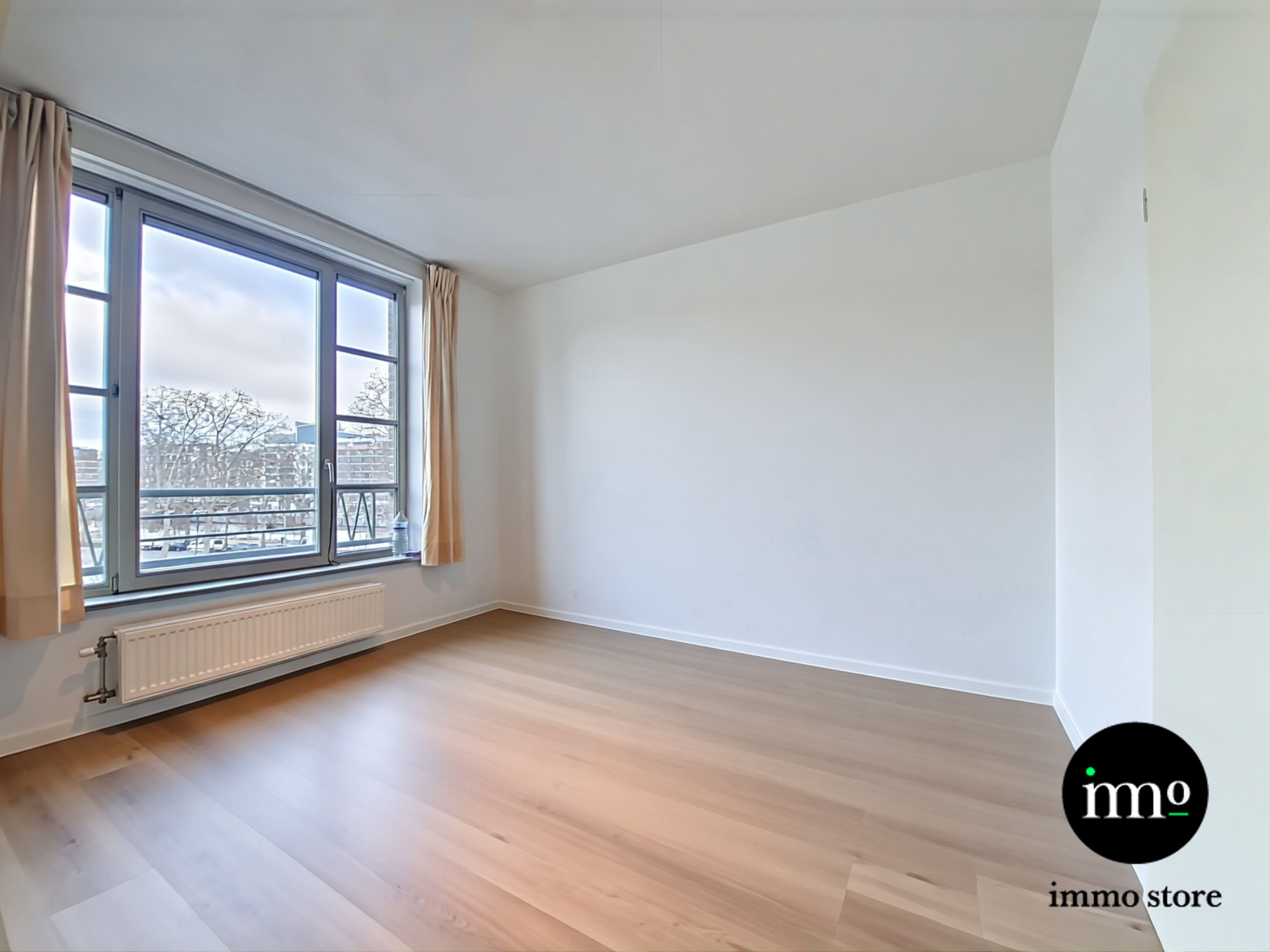 Lichtrijk 1-slaapkamerappartement met parking – Tour & Taxis - foto 5