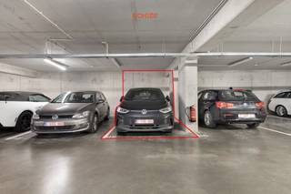 Deze ondergrondse autostaanplaats is gelegen aan de Martelarenlaan 200 in residentie Woods, een recent gebouw dat in 2017 werd opgeleverd. De...