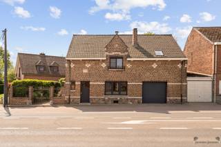 <p><span>Characterful, fully renovated home with spacious garden and view of horse pasture</span></p><p><span>Looking for a unique property where charm and modern comfort come together perfectly? This characterful house with a rich history underwent a thorough, contemporary renovation where not only the living comfort, but also the living space was significantly expanded.</span></p><p><span>With a generous living area of no less than </span><span>242 m²</span><span> , this property offers all the space for a family looking for comfort and flexibility. You have </span><span>four spacious bedrooms</span><span>, a </span><span>separate dressing room</span><span>, </span><span>two stylish bathrooms</span><span> and </span><span>two toilets</span><span>.</span><span> In addition, there is an extra room that can perfectly serve as </span> office<span>, hobby room or playroom</span><span>.</span></p><p><span>The heart of the home is undoubtedly the </span><span>modern, fully equipped kitchen</span><span>, which serves as a central connection between the two cozy living spaces. One of these living spaces was extended with large glass windows, allowing you to enjoy an abundance of natural light as well as a beautiful view of the garden. Through this room you also have </span><span>direct access to the garden</span><span>, where at the back you overlook a peaceful horse pasture a unique asset for lovers of nature and open space. The plot totals 1200 m²</span></p><p><span>Moreover, you will enjoy additional contemporary comfort thanks to </span><span>triple-glazed windows</span><span>, providing excellent insulation and energy efficiency. The presence of </span><span>solar panels</span><span> further contributes to lower energy costs and a sustainable lifestyle. The </span><span>south-facing garden</span><span> guarantees optimal sunlight, ideal for enjoying long sunny days.</span></p><p><span>Furthermore, the house has a </span><span>practical storage space</span><span>, a </span><span>spacious garage</span><span> and is </span><span>partially cellared</span><span>, offering additional storage possibilities.</span></p><p><span>In short, a move-in ready home that effortlessly combines character and modern living, located in a quiet and green area.</span></p><p><span> </span></p><p><span>Main assets in a row:</span></p><p><span> </span></p><ul><li><span>Living area of 242 m²</span></li><li><span>Fully and qualitatively renovated while retaining character</span></li><li><span>Modern, new kitchen at the heart of the property</span></li><li><span>Two cozy living spaces with lots of light</span></li><li><span>Extension with large windows and direct garden connection</span></li><li><span>South facing garden overlooking horse pasture</span></li><li><span>Triple glazed windows (energy efficient)</span></li><li><span>Solar panels for lower energy costs</span></li></ul><p><span>Interested? Contact us today for a visit and be surprised by this special home!</span></p><p><span> </span></p><p><span> </span></p><p><span> </span></p><p><span> </span></p><p><span> </span></p>