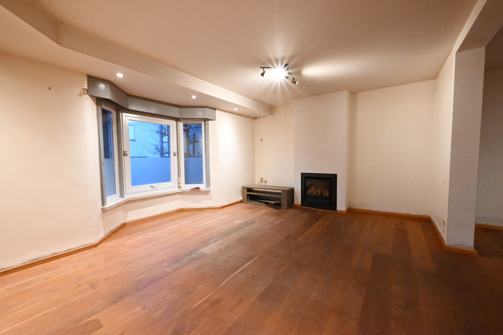 Ruime gezinswoning met 4 slaapkamers in het hartje van Staden! - foto 5