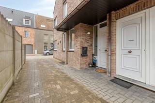 OPBRENGSTEIGENDOM - VOLLEDIG APPARTEMENTSGEBOUW BESTAANDE UIT 3 VERHUURDE APPARTEMENTEN TE BREE-CENTRUM!Dit appartementsgebouw bevindt zich in...