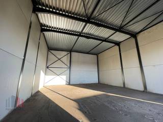 Nieuwbouw KMO-unit met een oppervlakte van +/- 178 m² en 2 privatieve parkeerplaatsen te huur. Fantastisch gelegen langs de Kwadestraat in de...