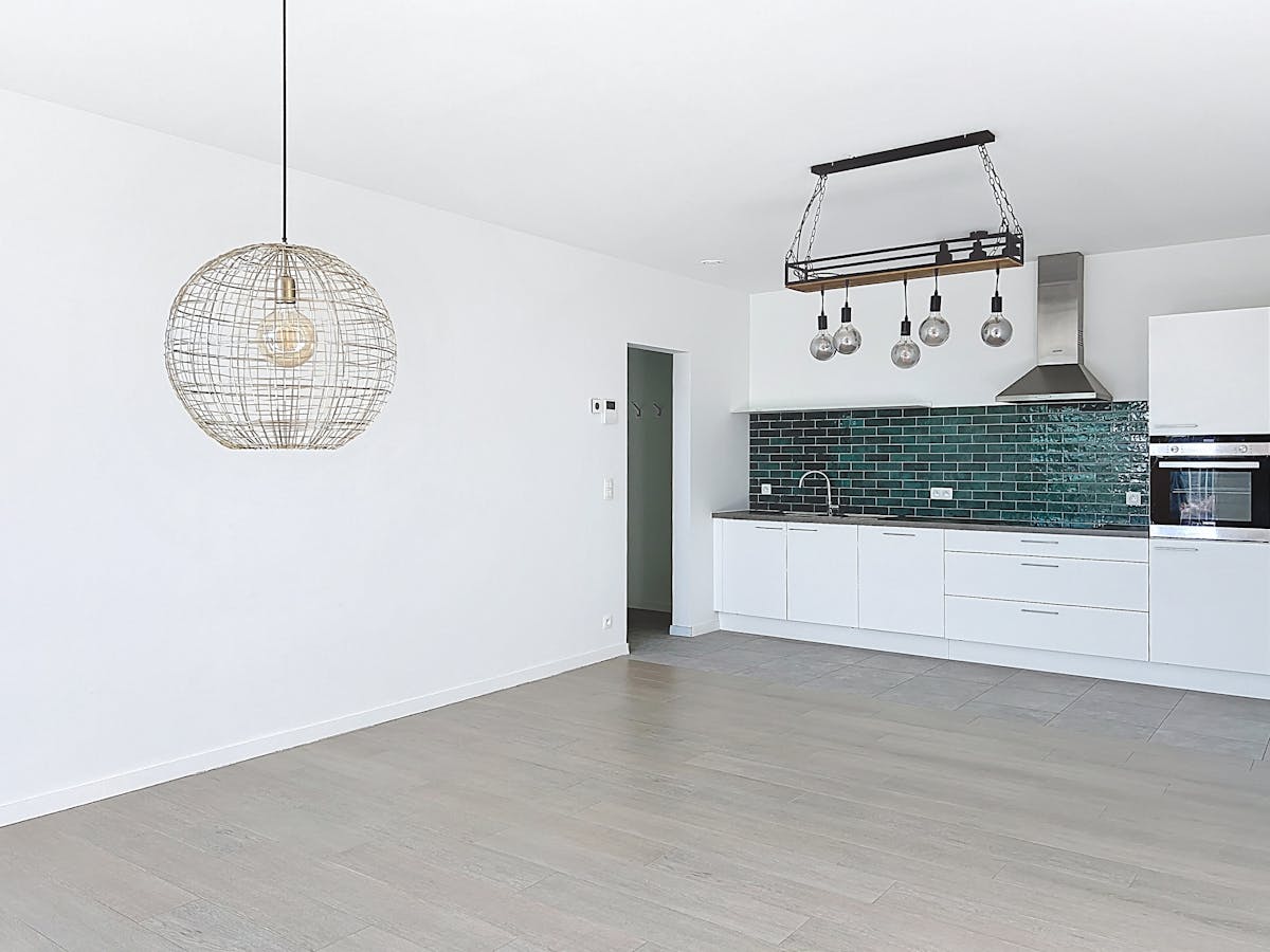 Recent dakappartement met 1 slaapkamer en terras - foto 3