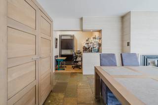 Op zoek naar een gelijkvloerse woning met ruimte én mogelijkheden? Deze te renoveren bungalow in het gegeerde Marke biedt een bijzonder...