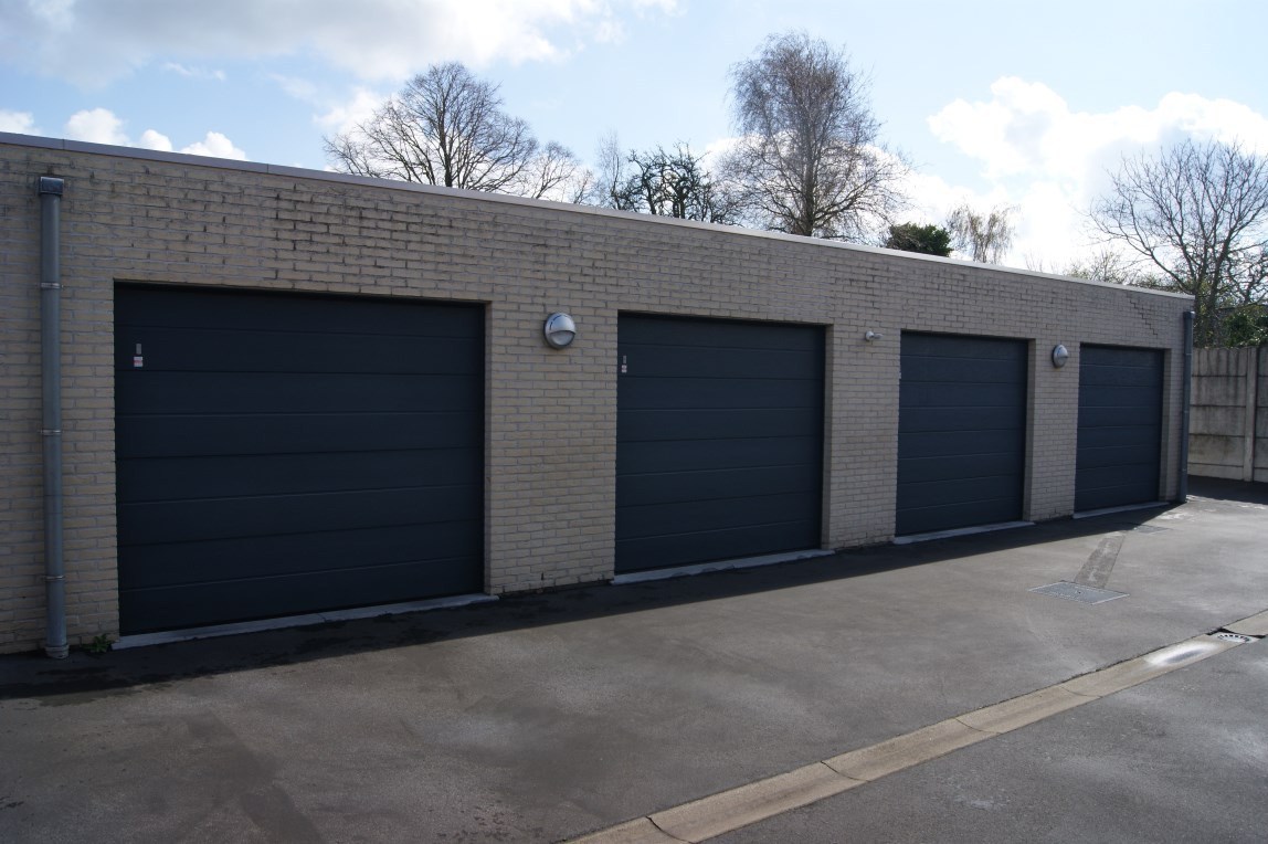 Garage for sale in Torhout - photo 1