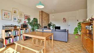 Charmant appartement de deux chambres à coucher avec terrasse orientée sud-ouest, situé à Wilrijk !L'appartement est situé à proximité des voies...