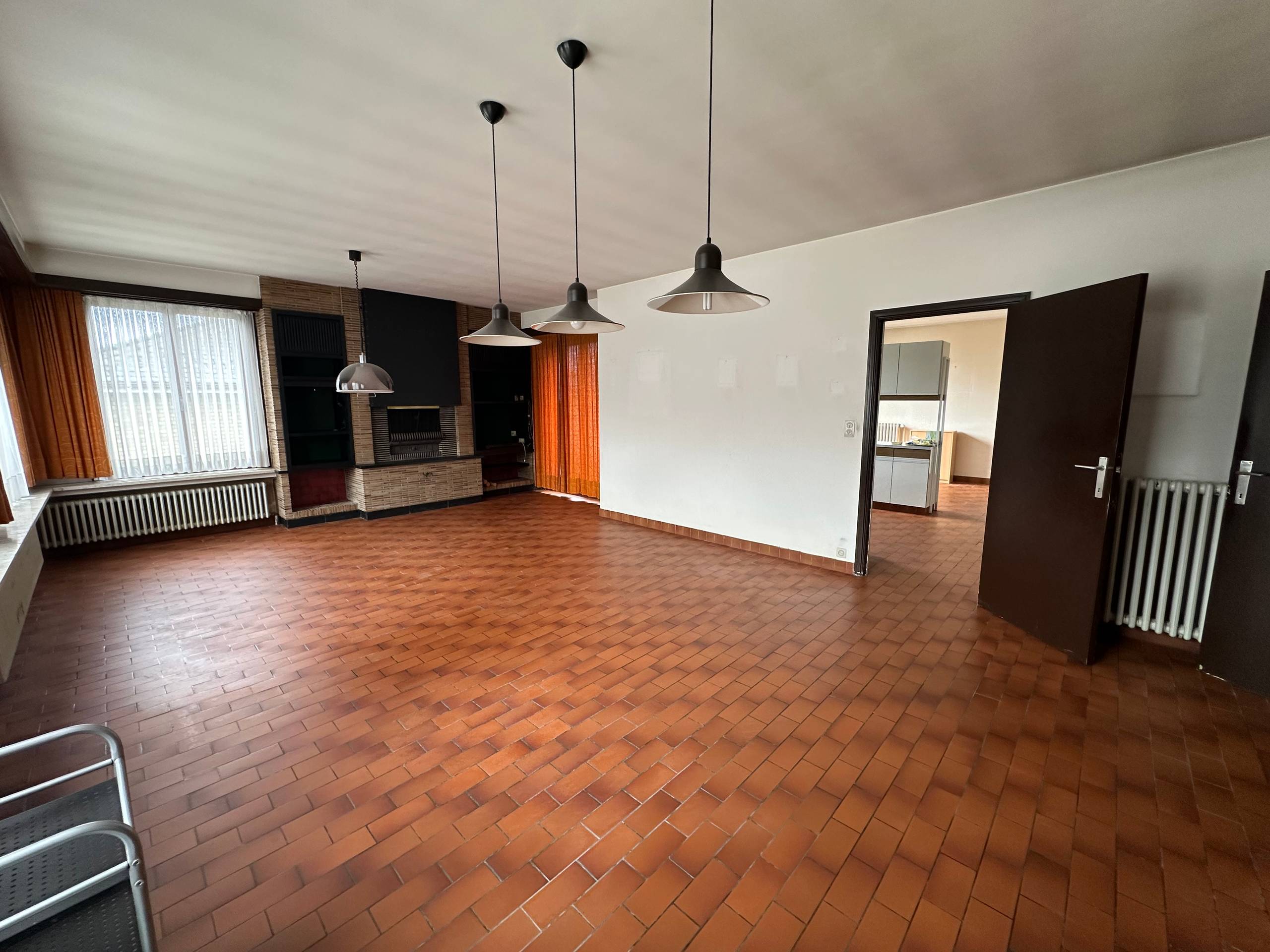 Ruime villa met 4 slaapkamers + garage op 1089 m² - foto 4
