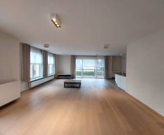 Ruim en licht appartement te huur in ZulteGelegen in de rustige dorpskern, biedt dit appartement volop ruimte en comfort. De lichtrijke leefruimte...