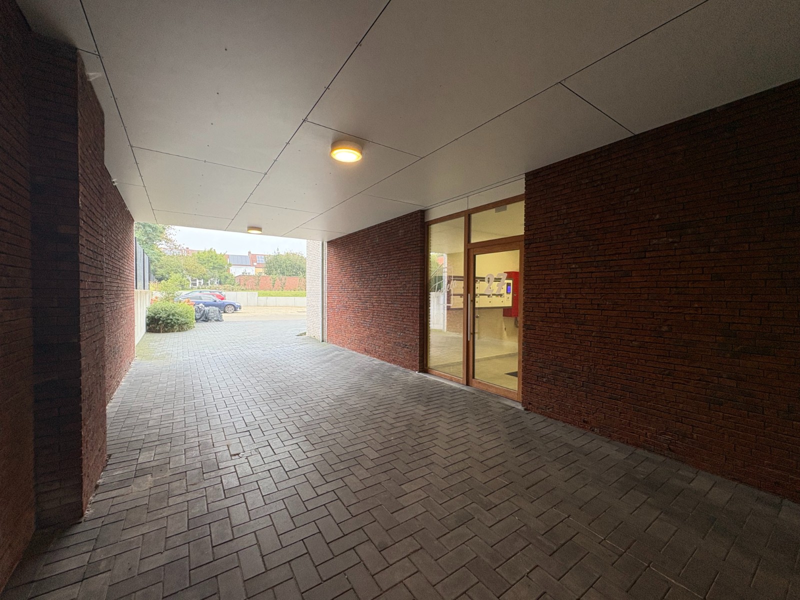 🌿 Modern appartement met zonnig terras en staanplaats – ideaal gelegen! - photo 2