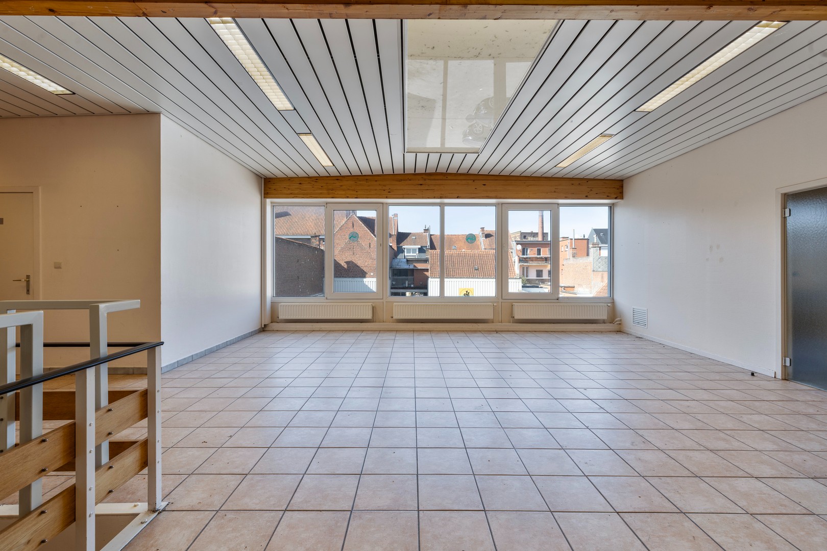 Veelzijdig handelspand van 491 m² in het centrum van Roeselare - foto 4