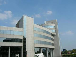 Zeer luxueuze kantoren in een nieuw gebouw met een hoogwaardige afwerking en uitzonderlijke architectuur.Het gebouw is gelegen op toplocatie aan...