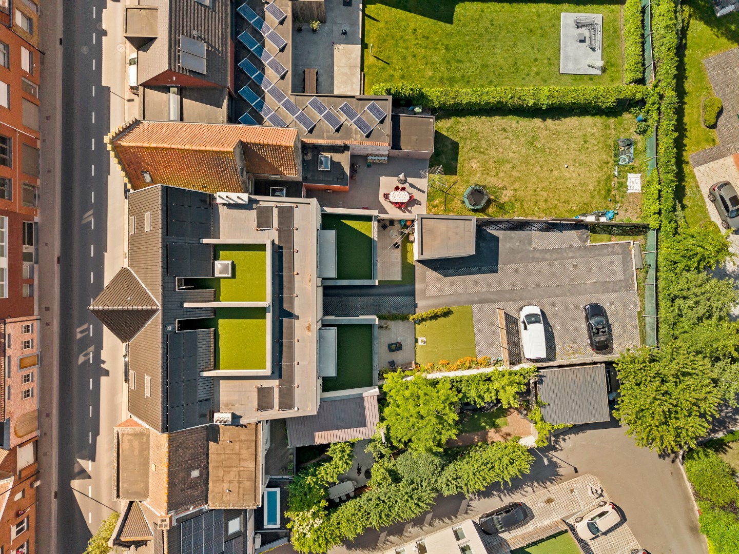 NIEUWBOUWCOMPLEX MET 5 APPARTEMENTEN TE KOOP ONDER REGISTRATIERECHTEN - foto 2