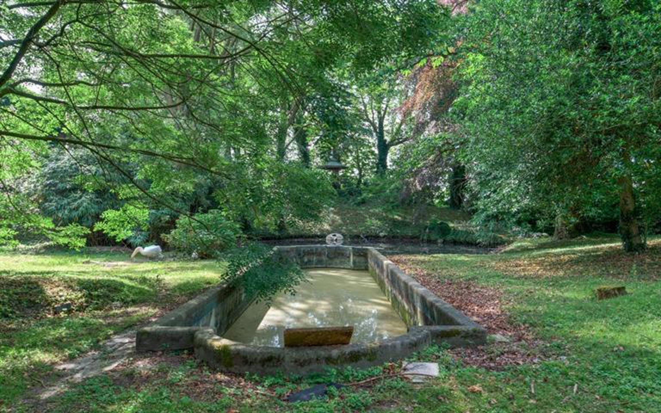 Imposante neoclassicistische herenwoning met 7 slpk., 2 badk. op 59 are 51 ca - foto 5