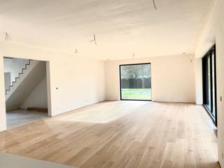 Moderne nieuwbouwvilla met royale ruimtes gebouwd volgens de nieuwste normen op een perceel van ideale grootte. De hoogwaardige afwerking omvat...
