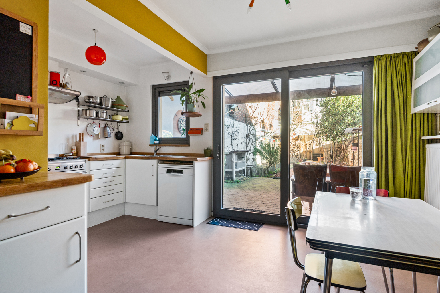 Huis te koop in Merksem met 2 slaapkamers - foto 4