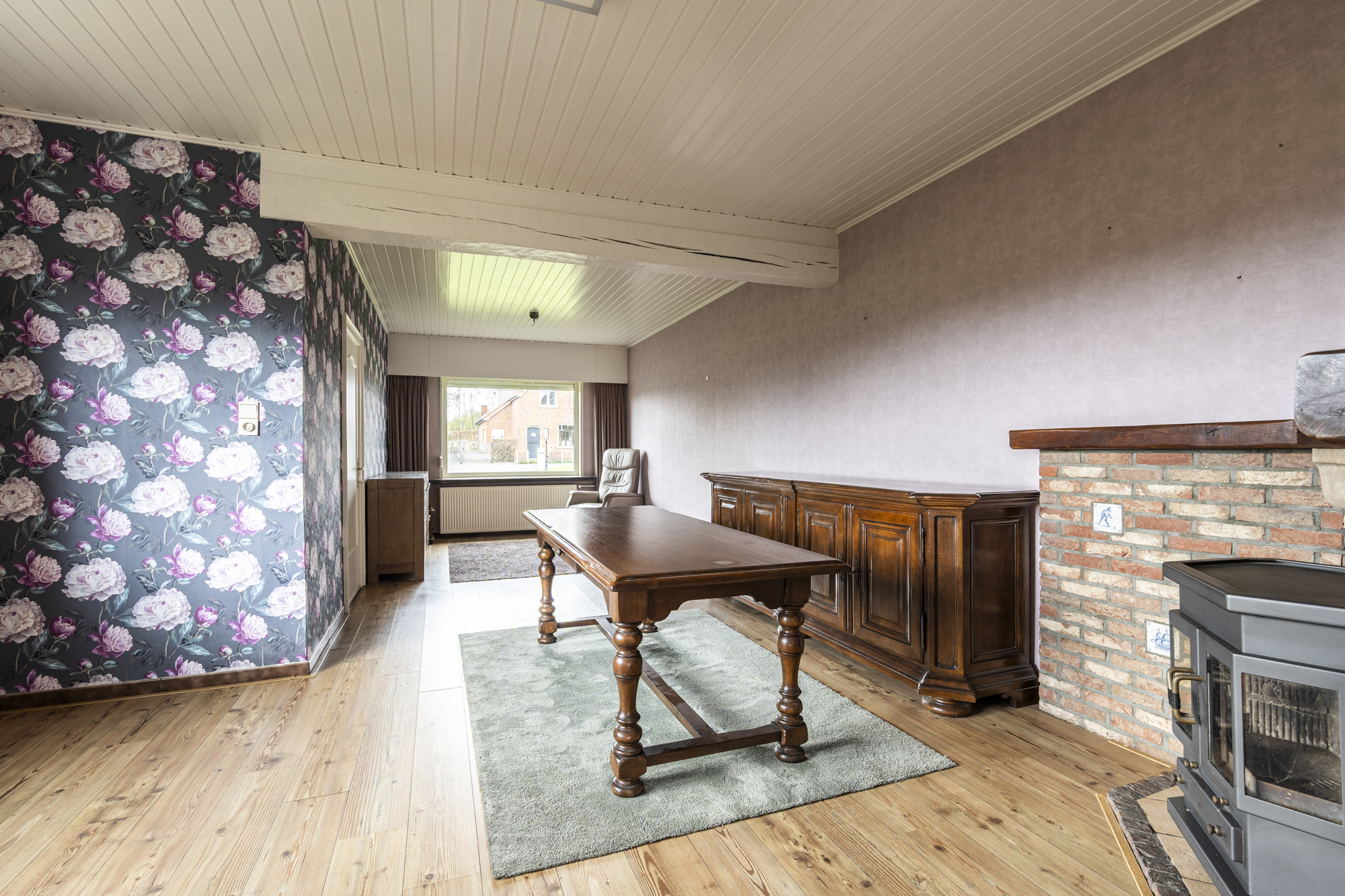  Half open woning met garage/bijgebouw op 610 m² grond. - foto 4