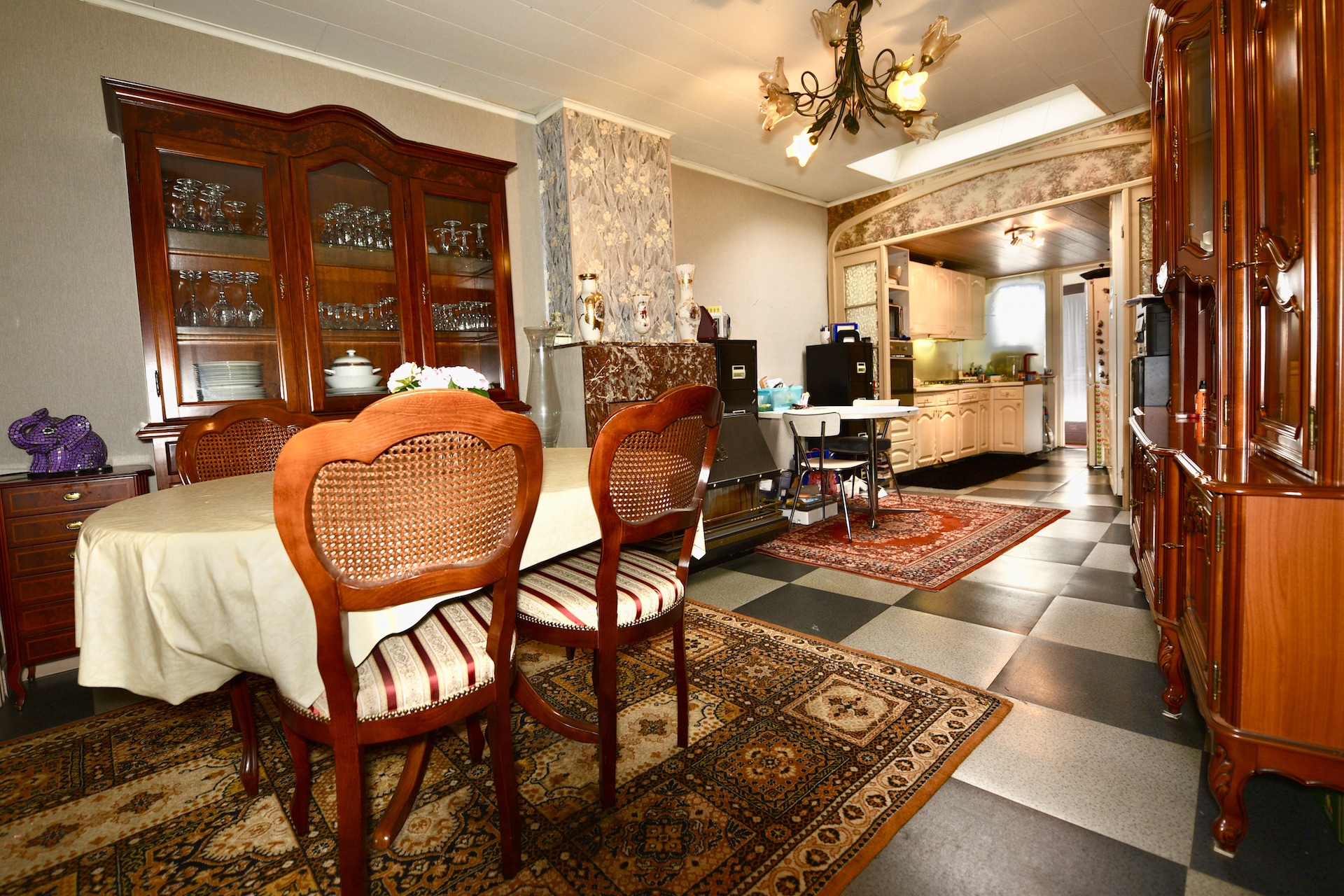 Mooie bel-étage in centrum Eeklo met 2 slpk, garage, carport, terras voor 179000 EUR - foto 4