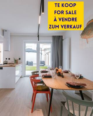 Huis met ruime terrastuin en 4 slpkWelkom in 'Huisje bij de golven' — een warme en instapklare kustwoning waar elk verblijf meteen als vakantie...
