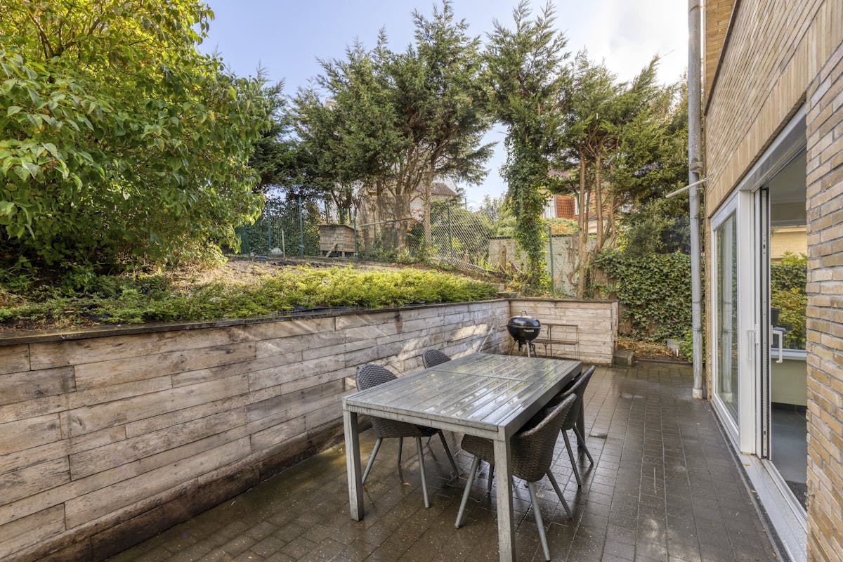 Gerenoveerd appartement (93m²) met zeer ruime tuin te De Panne - foto 5