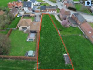 BOUWGROND VOOR HOBVraagprijs: 99.000 euro Deze zeer rustig gelegen grond op 11 are grond is gelegen in het rustige Voorde.Ligt in de nabijheid van...