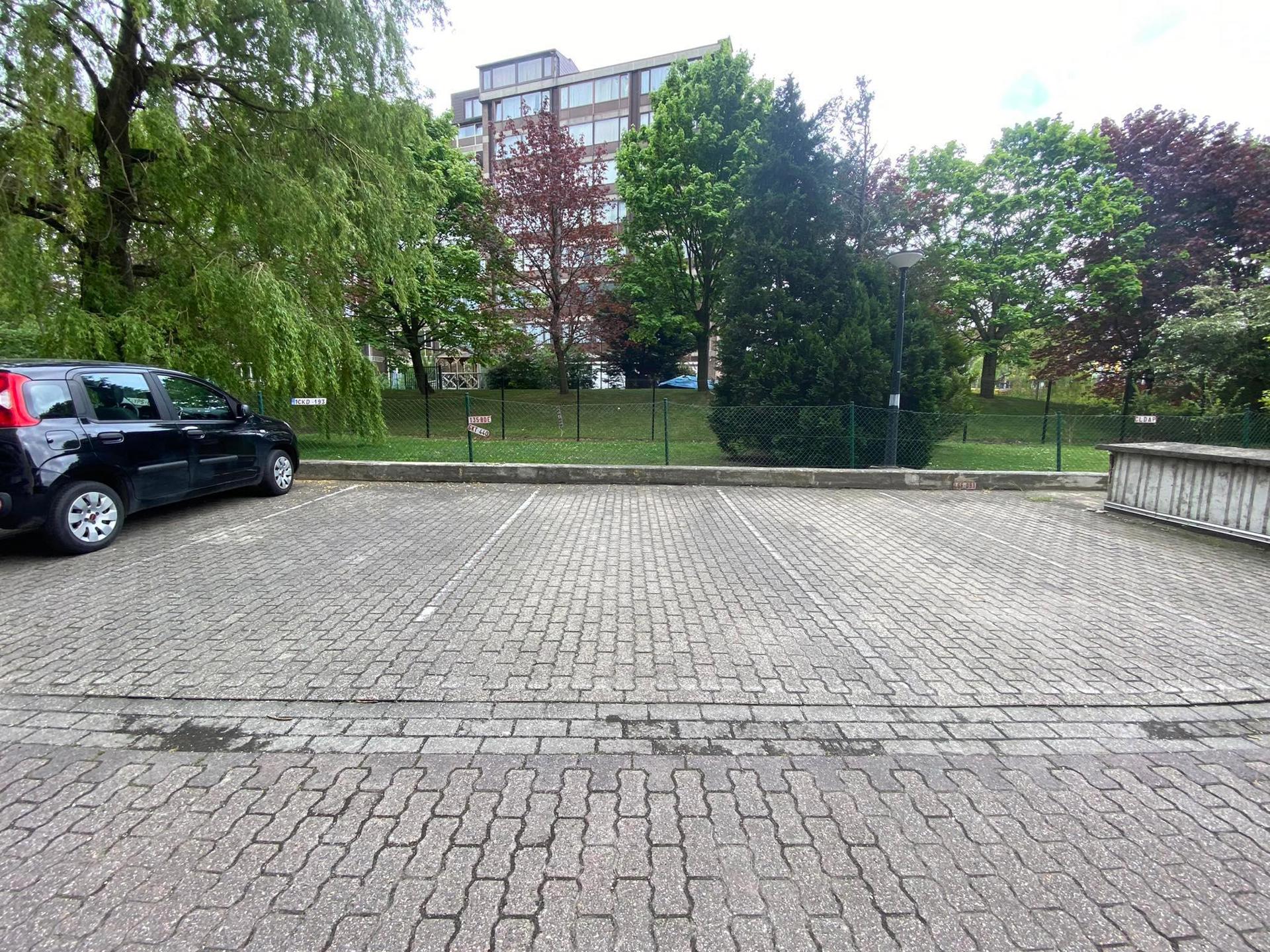 Garage for rent in Schaerbeek - photo 4