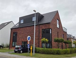 ENERGIEZUINIG EN LUMINEUS NIEUWBOUWAPPARTEMENT MET 1 SLAAPKAMER, GROOT TERRAS 12M², INDIVIDUELE FIETSENBERGING EN AUTOSTAANPLAATS1ste verdieping -...