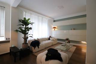 Dit volledig gerenoveerde appartement is ideaal gelegen in het centrum van Antwerpen, op wandelafstand van het Centraal Station en de Meir, en met...