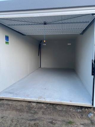 Komen - Garage te huur.+ Betonnen constructie+ Geen syndic kosten+ Oppervlakte van 14m2...